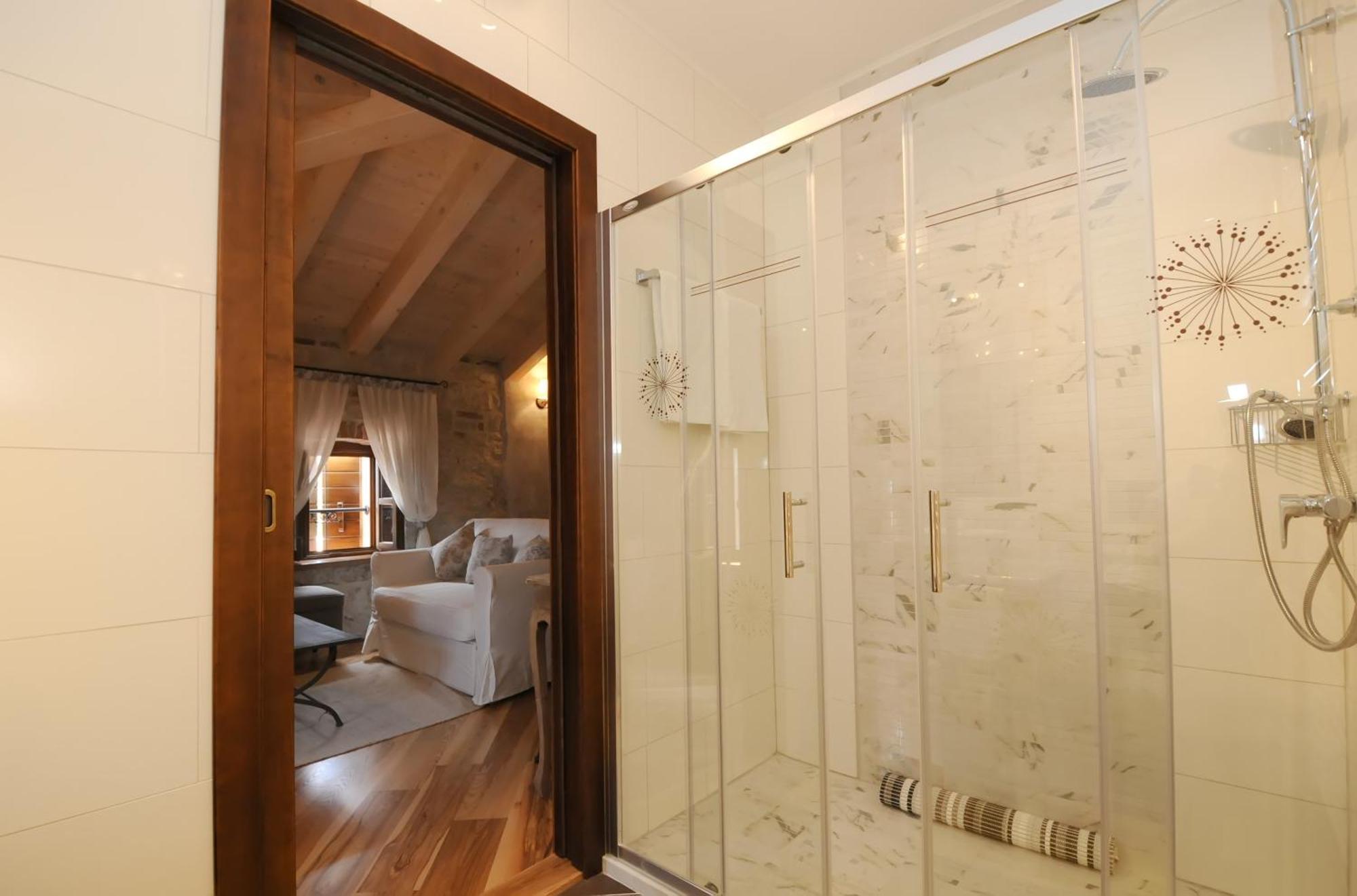 Bed & Breakfast Korta Gira Buici  Rum bild